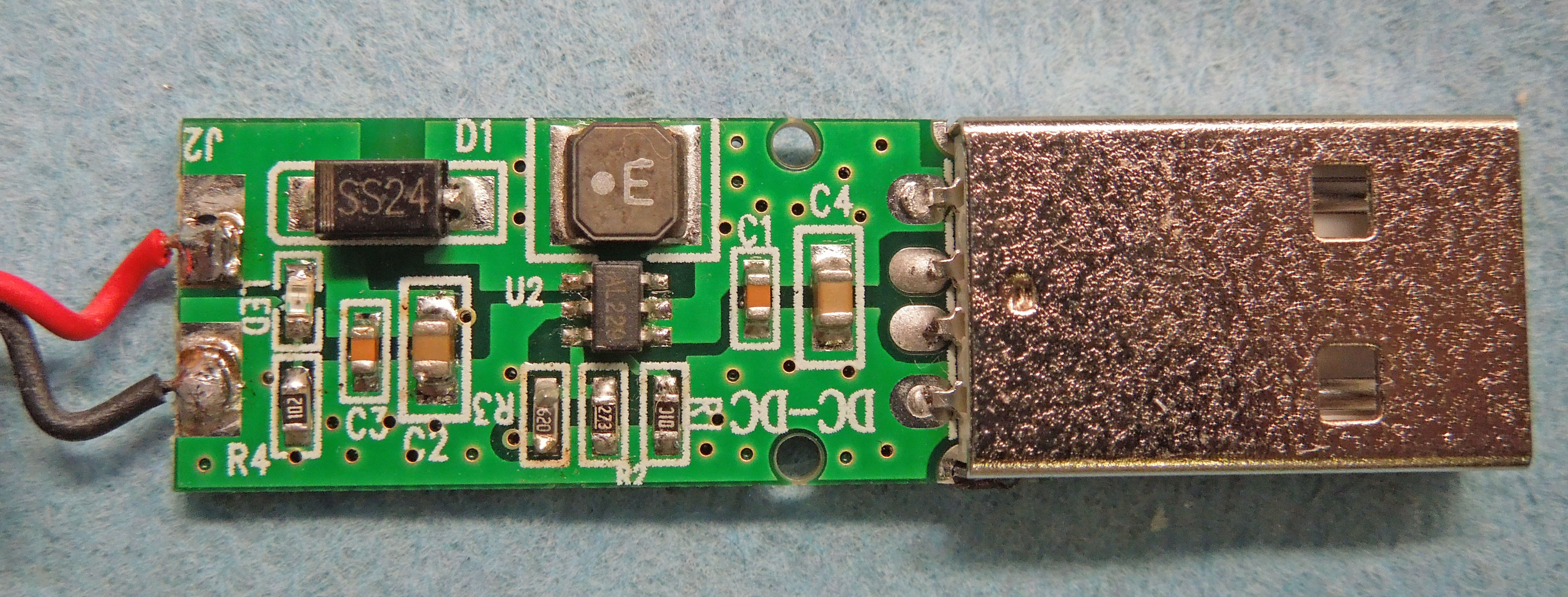 秋葉原で入手した品　USBから12Vを生成するケーブル