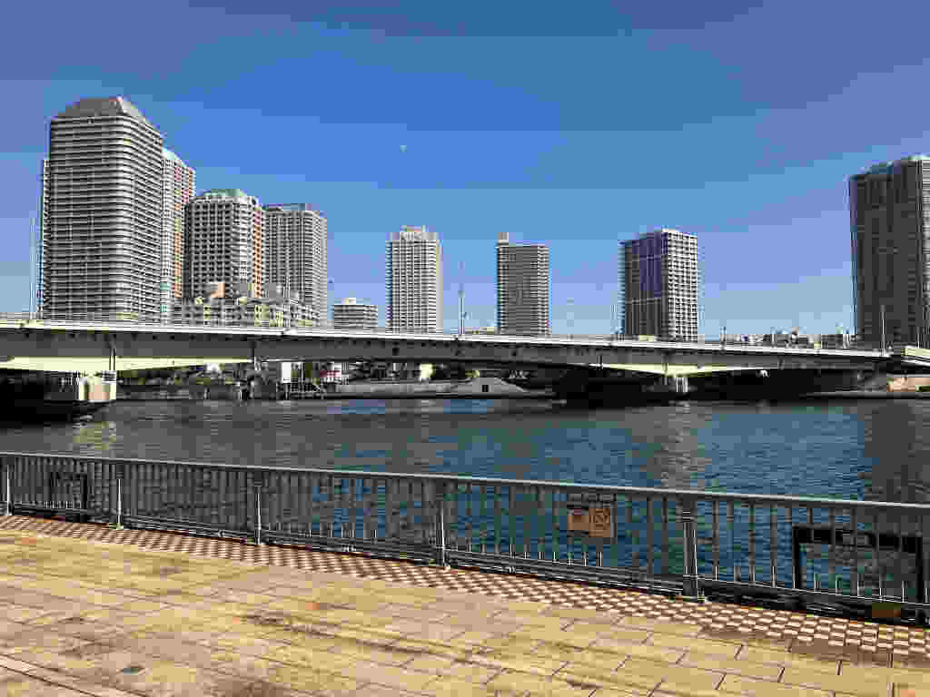 勝鬨橋と築地市場跡